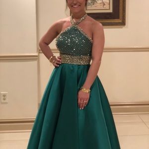 STUNNING PRINCESS GOWN FOR PAGEANT/PROM
